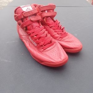 Womens 9.5 Reebok Classics Shoes